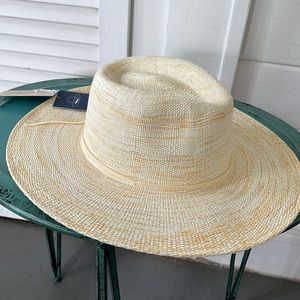 - Universal threads “white” looks yellow :)  straw hat , beach/ Casual  summer